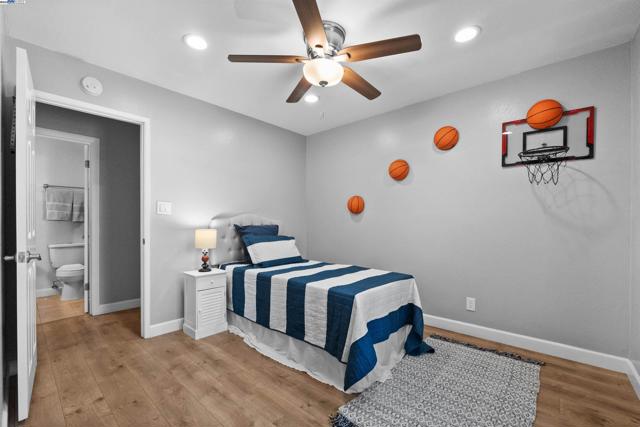 5095 Nottingham Ct, Newark CA: https://media.crmls.org/mediaz/0bd72077-6777-44c1-848e-4429b1e6217c.jpg