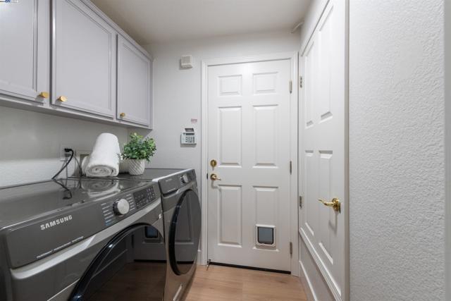 4667 Myrtle Dr, Dublin CA: https://media.crmls.org/mediaz/0bd724cb-3f84-4c54-9dd0-995593cb16c5.jpg
