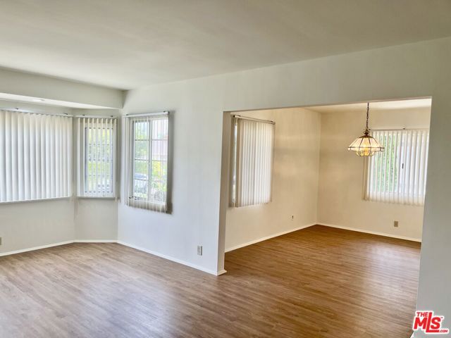 3331 Inglewood Boulevard, Los Angeles CA: https://media.crmls.org/mediaz/0bd73a9f-695f-4031-8441-092eeb81ccfc.jpg