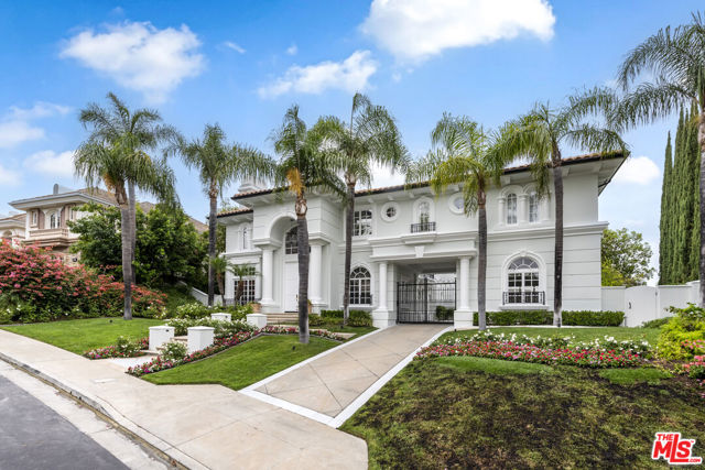 3791 WINFORD Drive, Tarzana CA: https://media.crmls.org/mediaz/0bd79d8b-caf1-4f16-9254-98965ac6a2ab.jpg