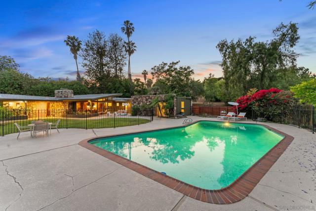 4936 Alzeda Drive, La Mesa CA: https://media.crmls.org/mediaz/0bd7abeb-2252-48a7-8efd-d78a14b4df84.jpg