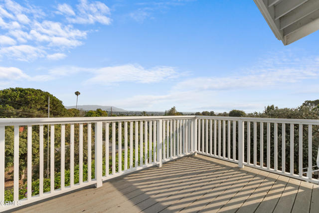 2102 Buena Vista Drive, Camarillo CA: https://media.crmls.org/mediaz/0bd83a8d-c5e9-470c-9a01-375fe3508bd1.jpg