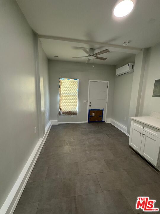 8517 Reading Avenue, Los Angeles CA: https://media.crmls.org/mediaz/0bd88060-9956-47e3-9e43-7ef75de2d13b.jpg