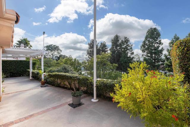 1349 Via Firenze, San Marcos CA: https://media.crmls.org/mediaz/0bd931e2-6ac3-4748-ab90-cac799d7798a.jpg