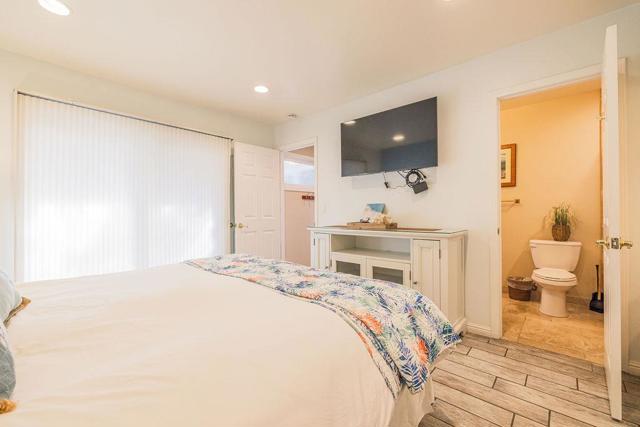 22818 E Cliff Drive, Santa Cruz CA: https://media.crmls.org/mediaz/0bd93ca1-2073-4f29-851f-ed0a705a4e9a.jpg