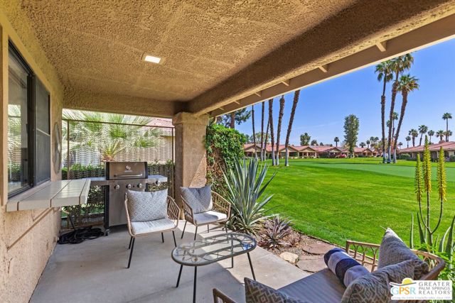 34 Camino Arroyo Place, Palm Desert CA: https://media.crmls.org/mediaz/0bd9dbbf-2ff1-4106-8dcb-515c5b563128.jpg