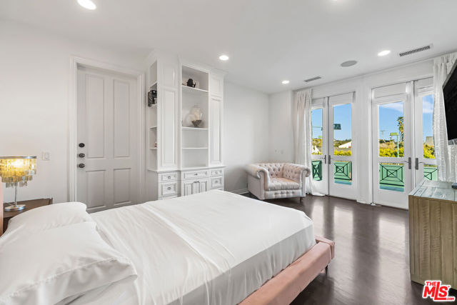 0 Broad Beach Road, Malibu CA: https://media.crmls.org/mediaz/0bdae1fe-d594-421e-85f7-434b37d1442e.jpg