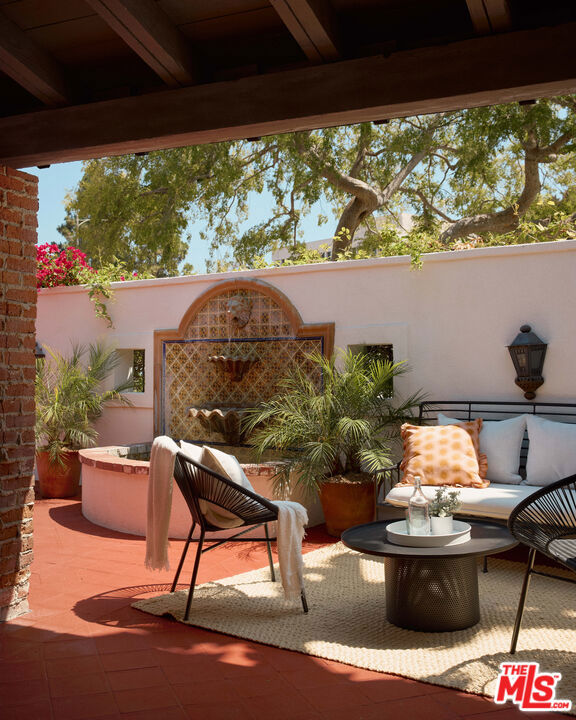6401 San Vicente Boulevard, Los Angeles CA: https://media.crmls.org/mediaz/0bdb1b06-9efb-41be-a926-7bfef6cec4c5.jpg