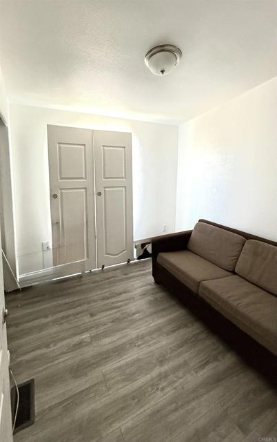 2950 Iris Avenue, San Diego CA: https://media.crmls.org/mediaz/0bdc06fd-8a9b-4c2a-9194-fa6d364657fe.jpg