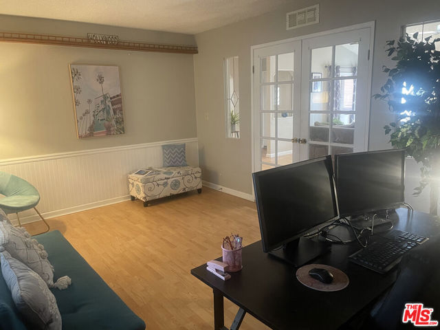 5001 W Florida Avenue, Hemet CA: https://media.crmls.org/mediaz/0bddbbab-aa71-466a-b69e-50bc7f36510a.jpg