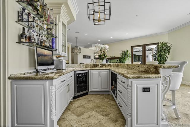 7335 El Fuerte St, Carlsbad CA: https://media.crmls.org/mediaz/0bde5f60-e7ef-4be6-8971-ba1df1e41504.jpg