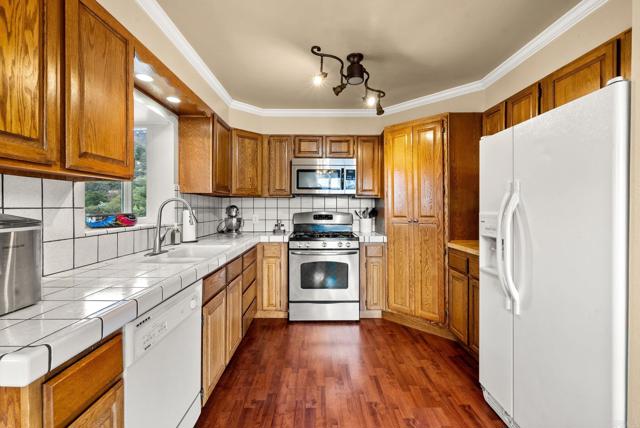27751 Highway 79, Santa Ysabel CA: https://media.crmls.org/mediaz/0bdf0ee1-3b4b-4816-9629-1027c628409f.jpg