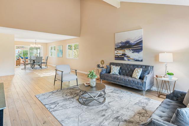 7945 Shadow Hill Dr, La Mesa CA: https://media.crmls.org/mediaz/0bdf265f-4b8a-4c5b-8c18-1facce4127a2.jpg