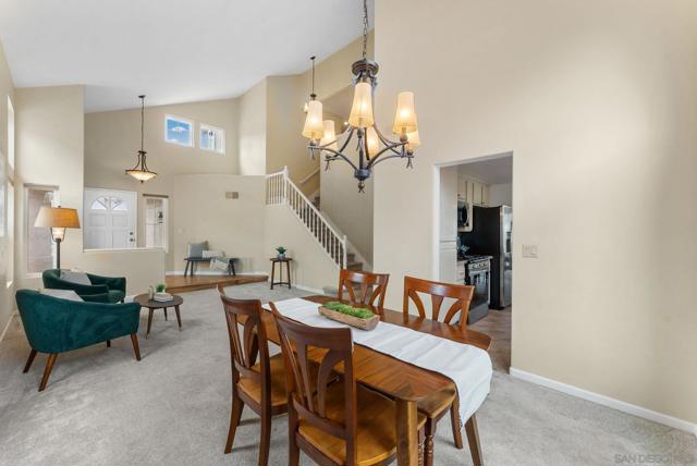 729 Mosaic Cir, Oceanside CA: https://media.crmls.org/mediaz/0bdf900e-3699-4942-89cf-463e139744da.jpg