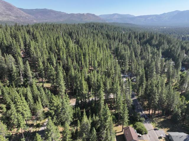 881 Onnontioga Street, South Lake Tahoe CA: https://media.crmls.org/mediaz/0be000b1-e2f2-4f70-a33a-53c2766e0b50.jpg