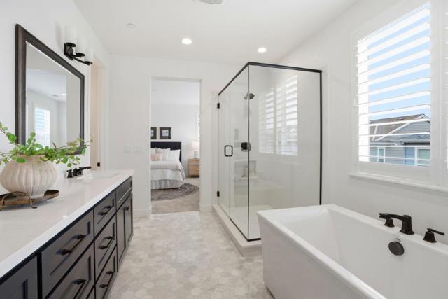 275 Skyview Drive, Marina CA: https://media.crmls.org/mediaz/0be04139-8715-4862-8021-97d56a7a9c51.jpg