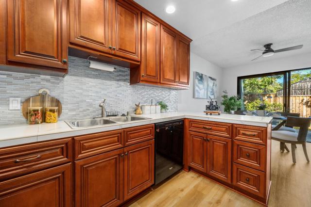 2834 Casa De Vida Drive, Aptos CA: https://media.crmls.org/mediaz/0be09e59-46ba-48c1-9334-e2cad680dc09.jpg