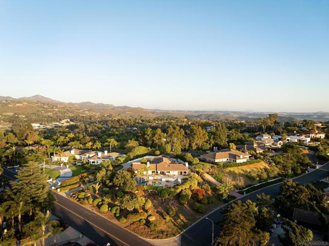 13671 Orchard Gate Rd, Poway CA: https://media.crmls.org/mediaz/0be0f77e-9a50-4c32-8784-e8905127f94f.jpg