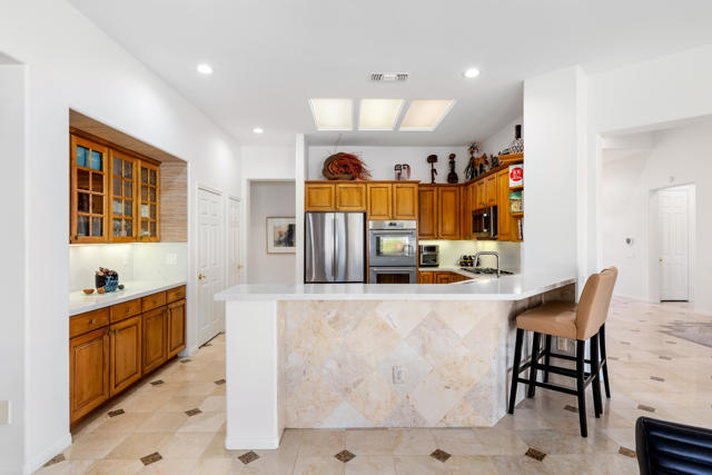 78210 Gray Hawk Drive, Palm Desert CA: https://media.crmls.org/mediaz/0be1aeb2-62ba-41d0-b27c-81be7405706a.jpg