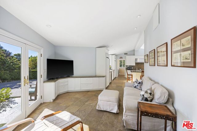 Drew Fenton | 11215 W Sunset Boulevard Los Angeles CA | MLS: 7520415 Drew Fenton | 11215 W Sunset Boulevard Los Angeles CA | MLS: 7520415