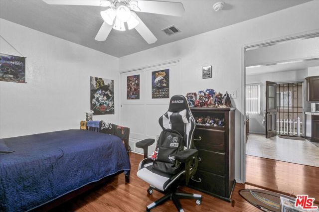2463 Easy Avenue, Long Beach CA: https://media.crmls.org/mediaz/0be201a1-3902-4e20-a30c-9f8eae46d2f7.jpg