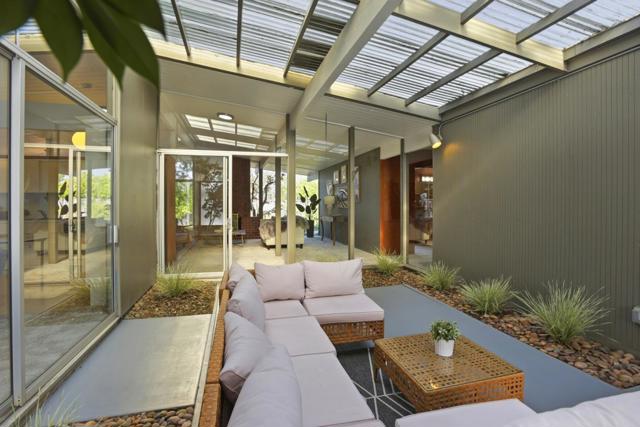 1582 Brandywine Road, San Mateo CA: https://media.crmls.org/mediaz/0be2949a-1e60-487e-b603-a4324d0ca405.jpg