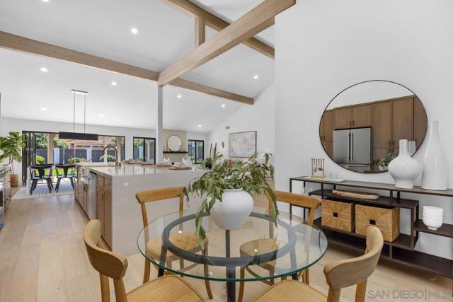 1127 Santa Rufina Court, Solana Beach CA: https://media.crmls.org/mediaz/0be309df-f851-47b1-862f-517feeb5708f.jpg