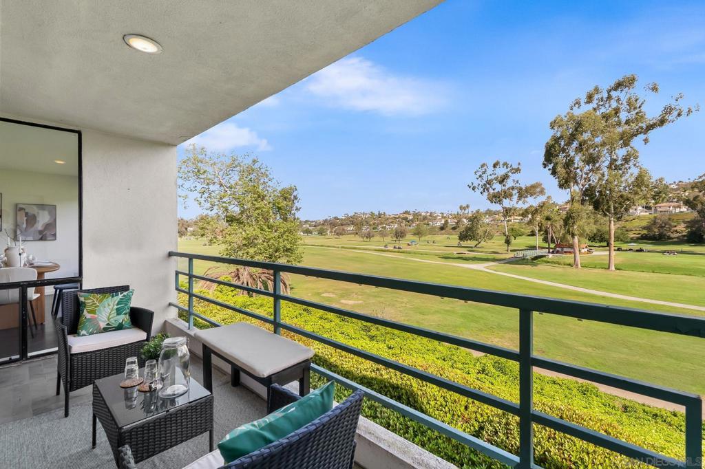 2556 Navarra Drive - photo 10