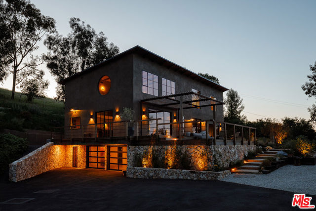 225 Powderhorn Ranch Road, Topanga CA: https://media.crmls.org/mediaz/0be6235d-e6a4-4787-b551-16ac2e47cd83.jpg