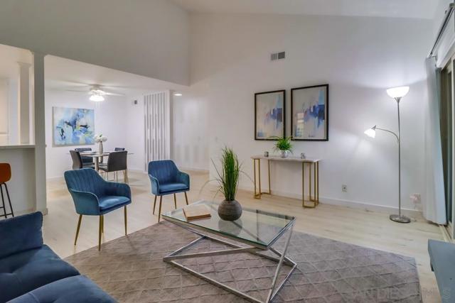 10350 Caminito Cuervo, San Diego CA: https://media.crmls.org/mediaz/0be65d51-64d1-4d1e-a02d-69c93958fa25.jpg