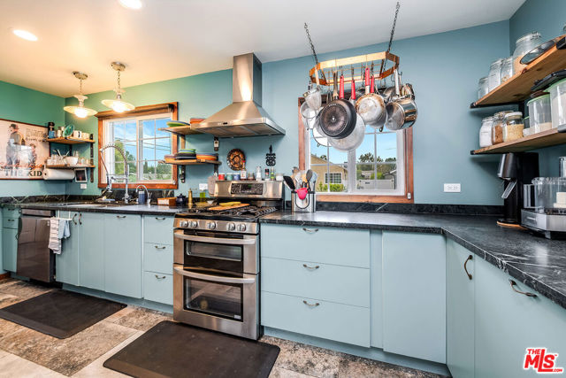 15361 Archwood Street, Van Nuys CA: https://media.crmls.org/mediaz/0be6879a-ad02-4e96-a1fe-b5e78e634a2a.jpg