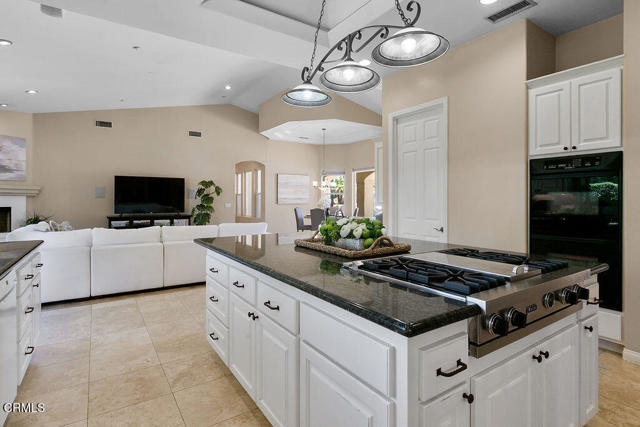 2625 Marvella Court, Camarillo CA: https://media.crmls.org/mediaz/0be72f19-bfb5-4d4a-9996-2d2beca1572c.jpg