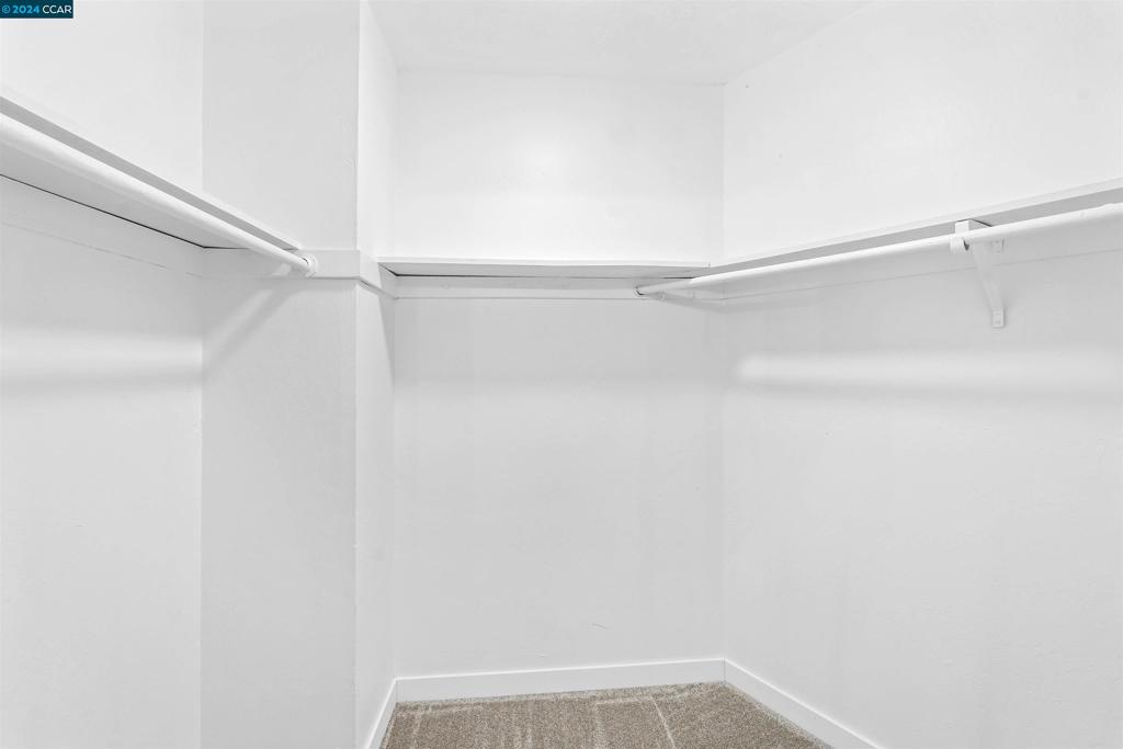 https://media.crmls.org/mediaz/0be8c380-3746-4f57-ab14-e1c172606509.jpg?preset=X-Large