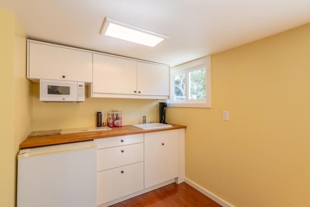 3378 Ocean Avenue, Carmel CA: https://media.crmls.org/mediaz/0be900ae-9b2d-45db-91d6-6101b155aed5.jpg