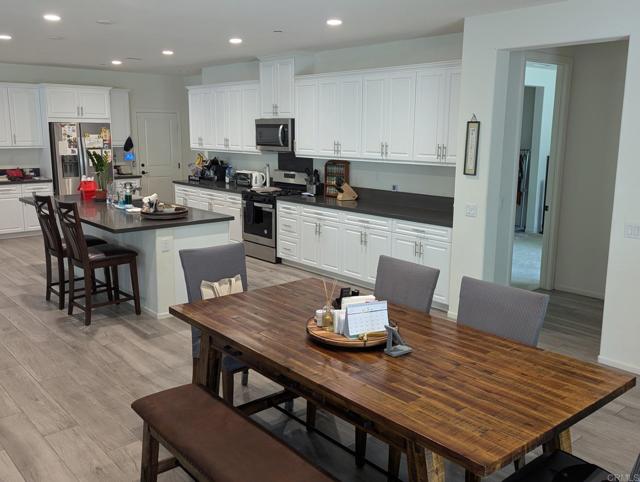 34885 Heartland Lane, Murrieta CA: https://media.crmls.org/mediaz/0beaceef-b136-431e-b3d4-f8bc8accb079.jpg
