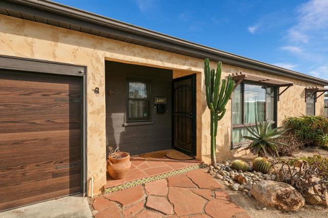 4407 Dakota Drive, San Diego CA: https://media.crmls.org/mediaz/0beafd6c-92b3-4f04-b421-71645a41c882.jpg