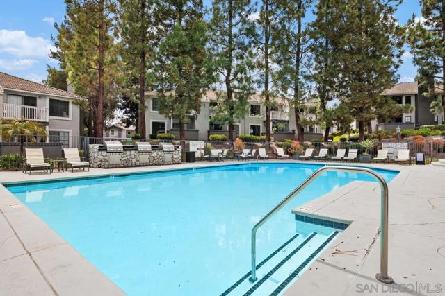 15048 Avenida Venusto, San Diego CA: https://media.crmls.org/mediaz/0beb2558-3ccd-4473-9f82-405d8b4de70f.jpg