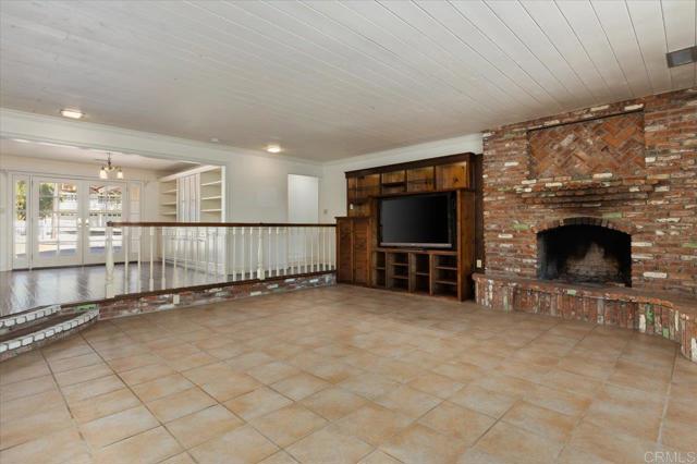 748 Old Oak Ridge, San Marcos CA: https://media.crmls.org/mediaz/0beb4241-a5ce-496a-9198-f102255a5bb5.jpg