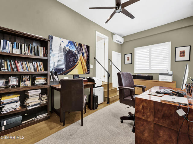 3865 Briar Ridge Court, Newbury Park CA: https://media.crmls.org/mediaz/0beb9326-9bb5-400c-804f-c2a67eb784b7.jpg