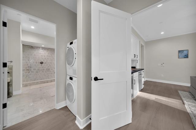 812 N Cleveland Street, Oceanside CA: https://media.crmls.org/mediaz/0bebae22-5e02-48fd-b529-37c41e48b33b.jpg