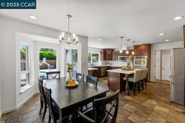 2302 Royal Oaks Dr, Alamo CA: https://media.crmls.org/mediaz/0bebbdb2-fcf6-4468-82f1-fb50e0e7b191.jpg