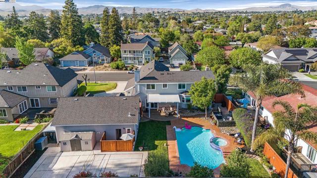 1153 Sherry Way, Livermore CA: https://media.crmls.org/mediaz/0bedc97e-16a0-48db-8bb7-e418566177ce.jpg
