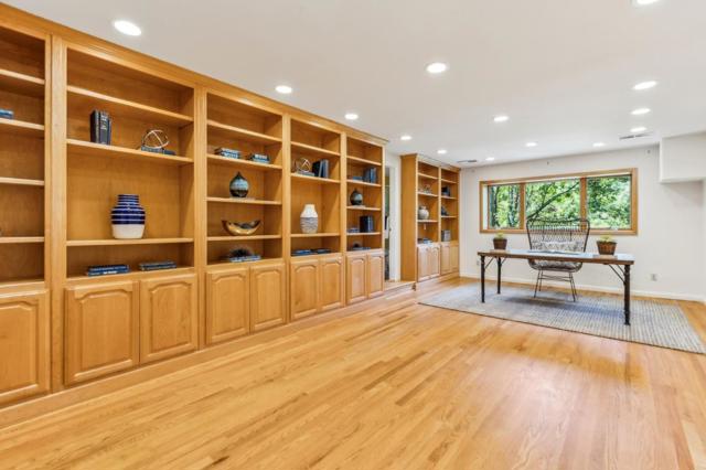 18500 Hillview Drive, Monte Sereno CA: https://media.crmls.org/mediaz/0bee3eee-43bf-4470-be89-49ca668c27d2.jpg