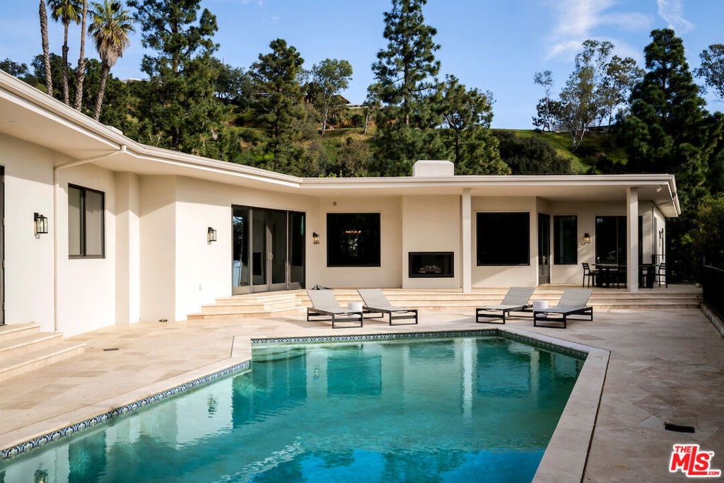 1845 Loma Vista Drive