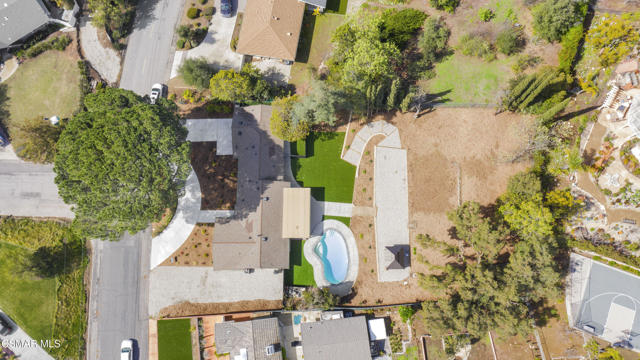 2651 Sirius Street, Thousand Oaks CA: https://media.crmls.org/mediaz/0bee9cbe-a13b-45a3-92a2-4254f66f4e0f.jpg