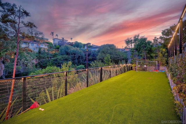 3115 Edith Ln, San Diego CA: https://media.crmls.org/mediaz/0beee0f6-69d7-4848-8ab2-f368ba8d37da.jpg