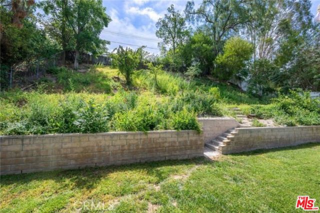 8204 Clemens Avenue, West Hills CA: https://media.crmls.org/mediaz/0bef71c9-260d-4650-b524-903ea5b03964.jpg