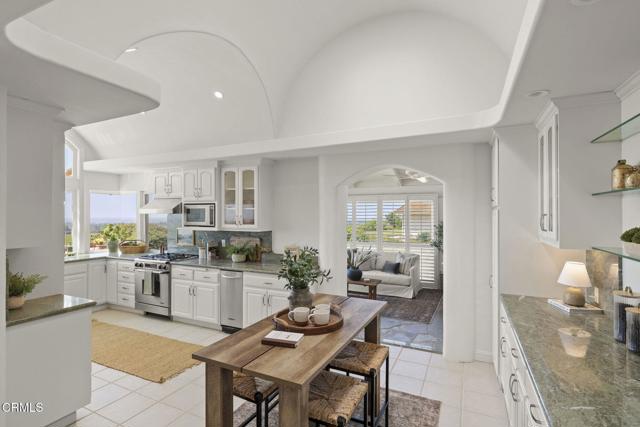 7090 El Malabar Drive, Ventura CA: https://media.crmls.org/mediaz/0befe583-b54a-451d-bd4a-a851f17a40e1.jpg