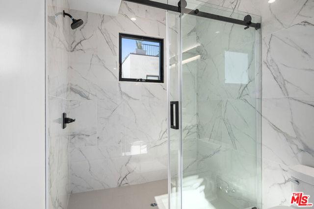 1016 N Martel Avenue, West Hollywood CA: https://media.crmls.org/mediaz/0bf02bde-8dee-4a06-896f-1072a2cfc8f3.jpg
