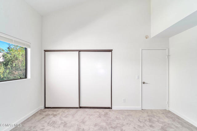 3011 Marigold Place, Thousand Oaks CA: https://media.crmls.org/mediaz/0bf1054a-9a6d-4728-ba86-97ac3627aef7.jpg